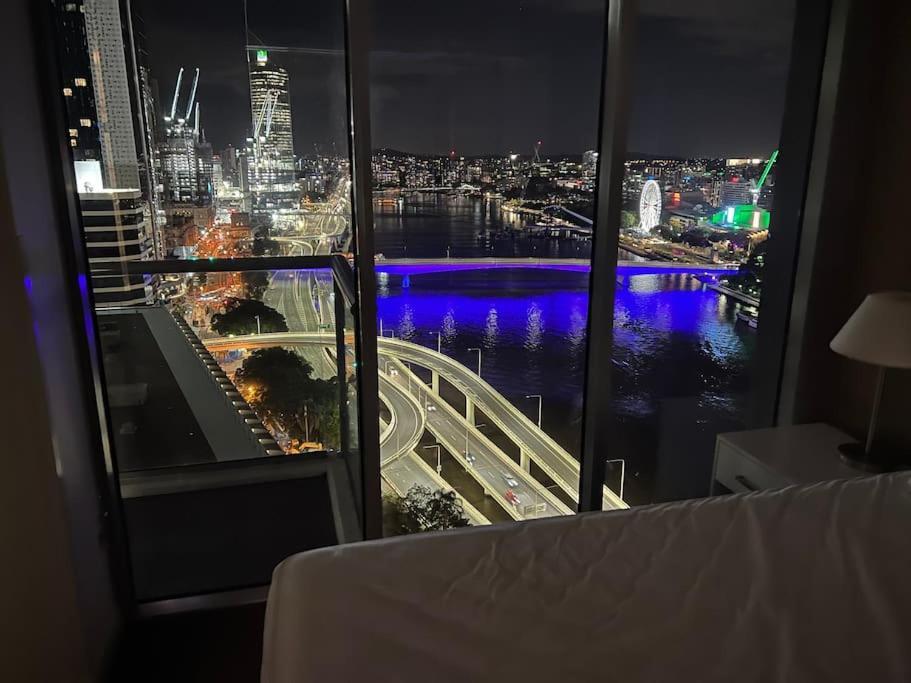 City Living - Brisbane River-View 2 Bedroom Apt Esterno foto